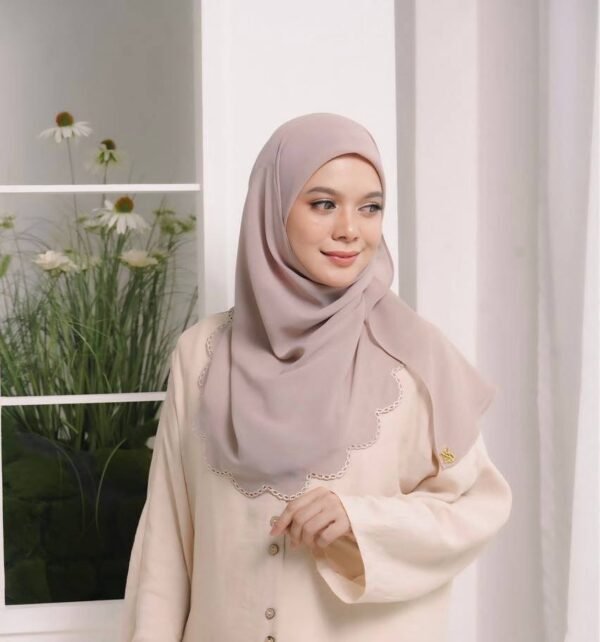 BAWAL SHAWL JELITA - SOFT LATTE