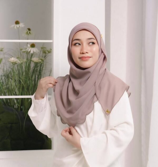 BAWAL SHAWL JELITA - LATTE