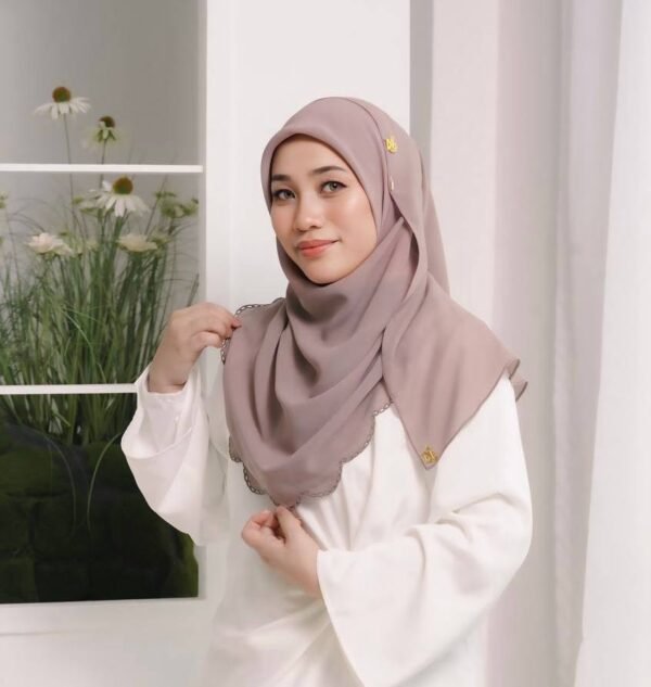 BAWAL SHAWL JELITA - LATTE