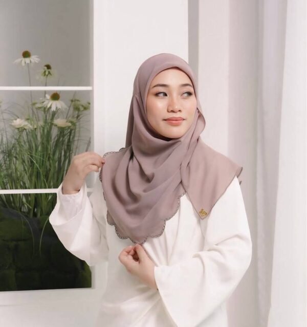 BAWAL SHAWL JELITA - LATTE