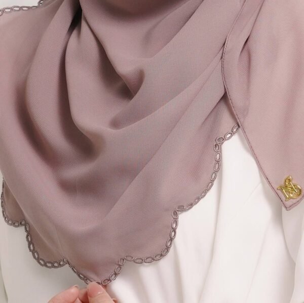 BAWAL SHAWL JELITA - LATTE
